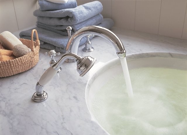 P&R 3 hole basin w handshower