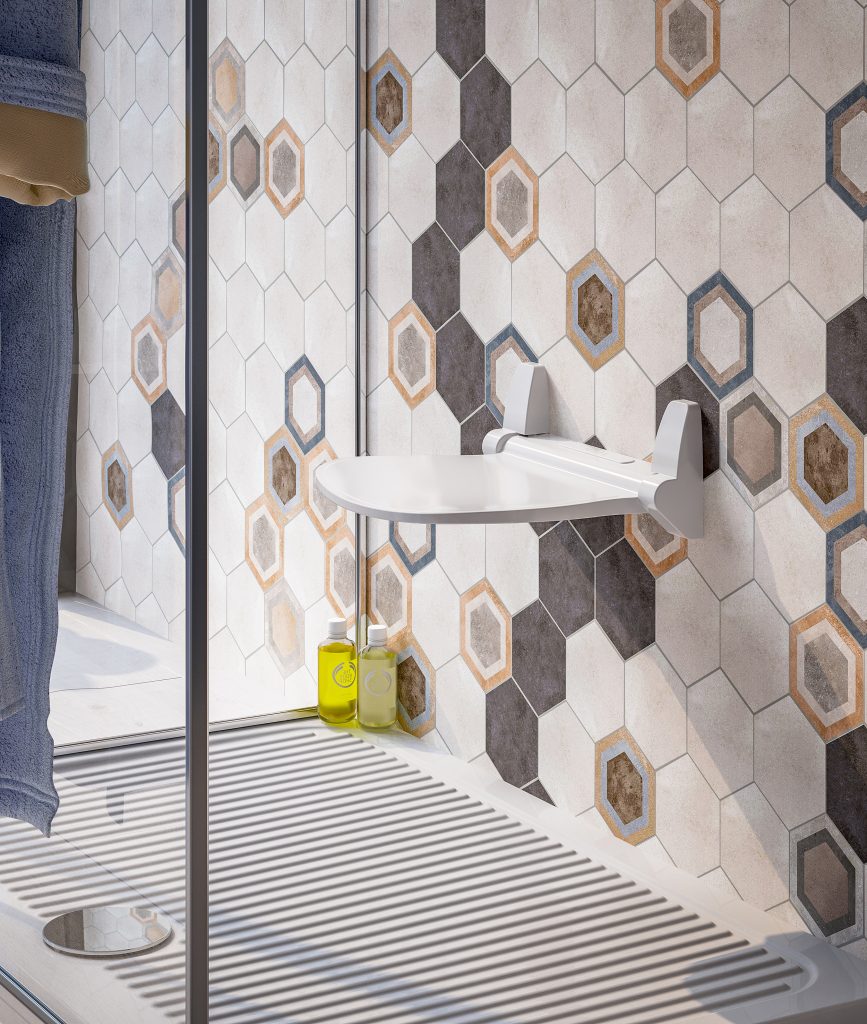 2282-02-sound-shower-seat-lifestyle