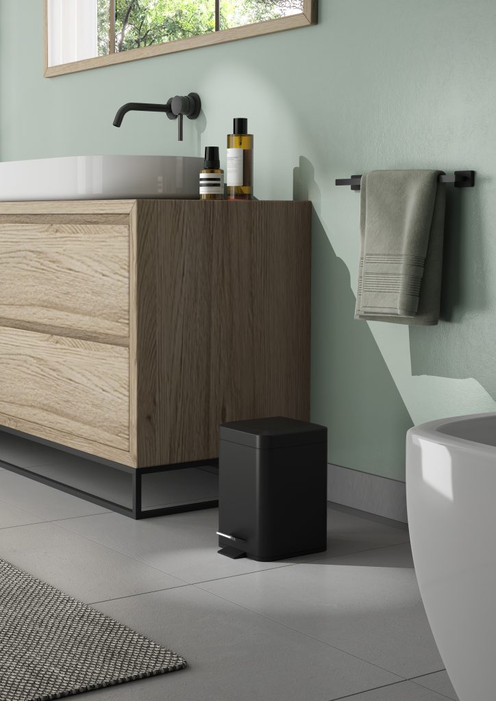 2309-14-square-pedal-bin-5L-black-lifestyle