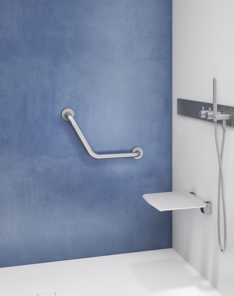 g-pro-angled-grab-bar-lifestyle